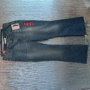 Signature Levi Strauss Mid Rise Boot Cut Jeans